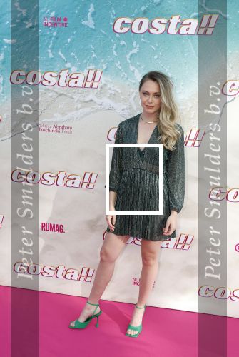Amsterdam 20 april 2022
Premiere Costa in Tuschinski. Castleden oa , Katja Schuurman Abbey Hoes Soy Kroon Stephanie v Eer Oscar Aerts Sinan Eroglu Roeland Fernhout Tina de Bruin en Lisa Zweerman . De regisseur is Jon Karhaus en Diederik Jekel heeft het script geschreven.