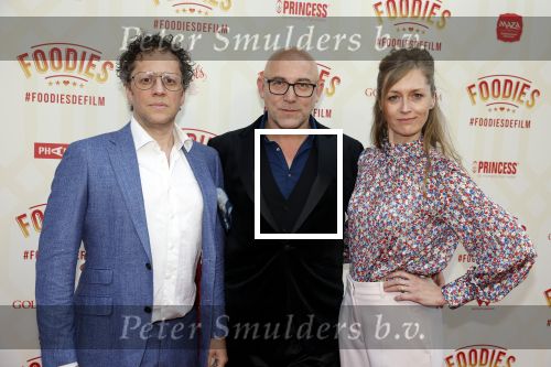 Amsterdam 10 mei 2022
Premiere Foodies in Tuschinski met oa Ilse warringa Holly Brood Sanne Langelaar Sanne Vogel Sinan Eroglu Quiah Shilue Roue Verveer en Johanna Hagen. Loek peters kwam met zijn partner Ilse Heus