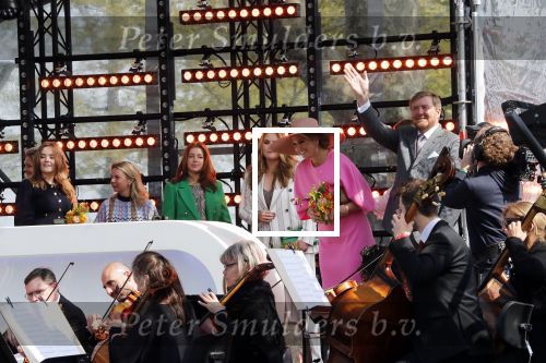 Maastricht 27 april 2022
Koningsdag wordt dit jaar in Maastricht gevierd . Aanwezig Koning Willem Alexander Koningin Maxima Prinses Amalia Prinses Alexia Prinses Ariane Prins Constantijn Prinses Laurentien Prins Maurits Prinses Marilene Prins Bernhard Prinses Annette Prins Floris Prinses Aimee Prins Pieter Christiaan en Prinses Annette. Lucas en Steve