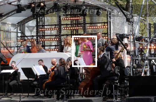 Maastricht 27 april 2022
Koningsdag wordt dit jaar in Maastricht gevierd . Aanwezig Koning Willem Alexander Koningin Maxima Prinses Amalia Prinses Alexia Prinses Ariane Prins Constantijn Prinses Laurentien Prins Maurits Prinses Marilene Prins Bernhard Prinses Annette Prins Floris Prinses Aimee Prins Pieter Christiaan en Prinses Annette. Lucas en Steve