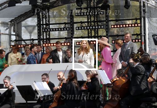 Maastricht 27 april 2022
Koningsdag wordt dit jaar in Maastricht gevierd . Aanwezig Koning Willem Alexander Koningin Maxima Prinses Amalia Prinses Alexia Prinses Ariane Prins Constantijn Prinses Laurentien Prins Maurits Prinses Marilene Prins Bernhard Prinses Annette Prins Floris Prinses Aimee Prins Pieter Christiaan en Prinses Annette. Lucas en Steve