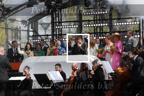 Maastricht 27 april 2022
Koningsdag wordt dit jaar in Maastricht gevierd . Aanwezig Koning Willem Alexander Koningin Maxima Prinses Amalia Prinses Alexia Prinses Ariane Prins Constantijn Prinses Laurentien Prins Maurits Prinses Marilene Prins Bernhard Prinses Annette Prins Floris Prinses Aimee Prins Pieter Christiaan en Prinses Annette. Lucas en Steve