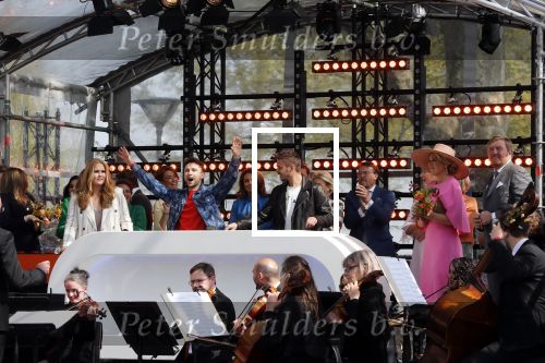 Maastricht 27 april 2022
Koningsdag wordt dit jaar in Maastricht gevierd . Aanwezig Koning Willem Alexander Koningin Maxima Prinses Amalia Prinses Alexia Prinses Ariane Prins Constantijn Prinses Laurentien Prins Maurits Prinses Marilene Prins Bernhard Prinses Annette Prins Floris Prinses Aimee Prins Pieter Christiaan en Prinses Annette. Lucas en Steve