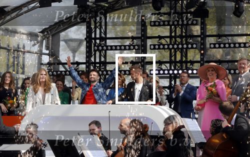 Maastricht 27 april 2022
Koningsdag wordt dit jaar in Maastricht gevierd . Aanwezig Koning Willem Alexander Koningin Maxima Prinses Amalia Prinses Alexia Prinses Ariane Prins Constantijn Prinses Laurentien Prins Maurits Prinses Marilene Prins Bernhard Prinses Annette Prins Floris Prinses Aimee Prins Pieter Christiaan en Prinses Annette. Lucas en Steve