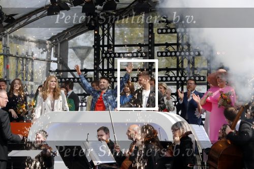 Maastricht 27 april 2022
Koningsdag wordt dit jaar in Maastricht gevierd . Aanwezig Koning Willem Alexander Koningin Maxima Prinses Amalia Prinses Alexia Prinses Ariane Prins Constantijn Prinses Laurentien Prins Maurits Prinses Marilene Prins Bernhard Prinses Annette Prins Floris Prinses Aimee Prins Pieter Christiaan en Prinses Annette. Lucas en Steve