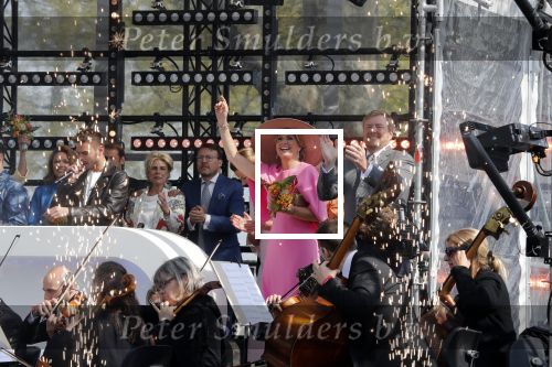 Maastricht 27 april 2022
Koningsdag wordt dit jaar in Maastricht gevierd . Aanwezig Koning Willem Alexander Koningin Maxima Prinses Amalia Prinses Alexia Prinses Ariane Prins Constantijn Prinses Laurentien Prins Maurits Prinses Marilene Prins Bernhard Prinses Annette Prins Floris Prinses Aimee Prins Pieter Christiaan en Prinses Annette. Lucas en Steve