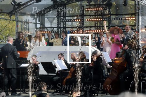 Maastricht 27 april 2022
Koningsdag wordt dit jaar in Maastricht gevierd . Aanwezig Koning Willem Alexander Koningin Maxima Prinses Amalia Prinses Alexia Prinses Ariane Prins Constantijn Prinses Laurentien Prins Maurits Prinses Marilene Prins Bernhard Prinses Annette Prins Floris Prinses Aimee Prins Pieter Christiaan en Prinses Annette. Lucas en Steve