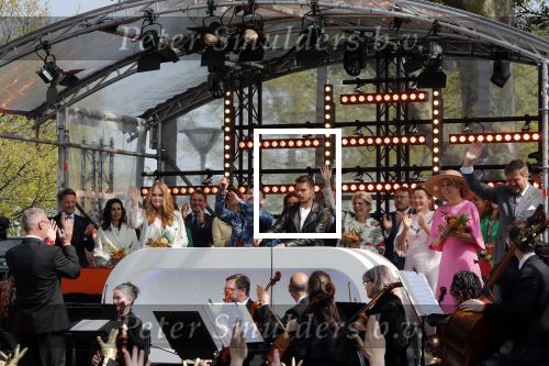 Maastricht 27 april 2022
Koningsdag wordt dit jaar in Maastricht gevierd . Aanwezig Koning Willem Alexander Koningin Maxima Prinses Amalia Prinses Alexia Prinses Ariane Prins Constantijn Prinses Laurentien Prins Maurits Prinses Marilene Prins Bernhard Prinses Annette Prins Floris Prinses Aimee Prins Pieter Christiaan en Prinses Annette. Lucas en Steve