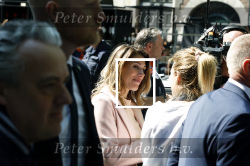 Maastricht 27 april 2022
Koningsdag wordt dit jaar in Maastricht gevierd . Aanwezig Koning Willem Alexander Koningin Maxima Prinses Amalia Prinses Alexia Prinses Ariane Prins Constantijn Prinses Laurentien Prins Maurits Prinses Marilene Prins Bernhard Prinses Annette Prins Floris Prinses Aimee Prins Pieter Christiaan en Prinses Annette. Malou Petter