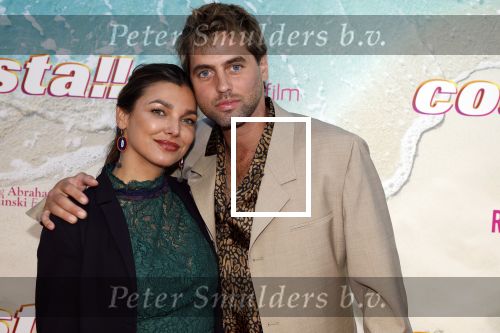 Amsterdam 20 april 2022
Premiere Costa in Tuschinski. Castleden oa , Katja Schuurman Abbey Hoes Soy Kroon Stephanie v Eer Oscar Aerts Sinan Eroglu Roeland Fernhout Tina de Bruin en Lisa Zweerman . De regisseur is Jon Karhaus en Diederik Jekel heeft het script geschreven. Manuel Broekman kwam met zijn vriendin
