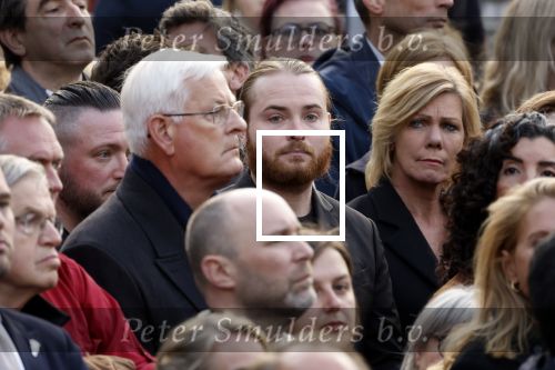 Amsterdam 4 m2i 2022
Dodenherdenking op de dam . Aanwezig oa Koning Willem Alexander Koningin Maxima Mark Rutte en burgemeester Femke Halsema . Maradonnie