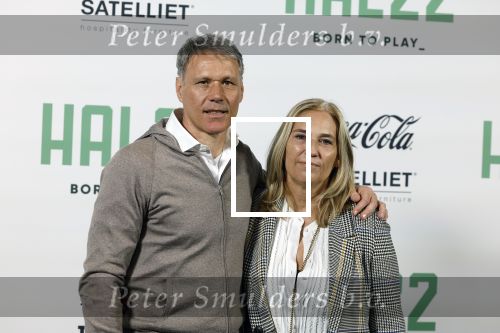 Utrecht 24 april 2022
Opening hal 22.        ( Padel bowling fitness en squash)
De eigenaren zijn Marco v Basten Frank Rijkaard Parry Overeem Barry Atsma en Edwin Oosterlaar. Marco kwam met zijn vrouw Liesbeth