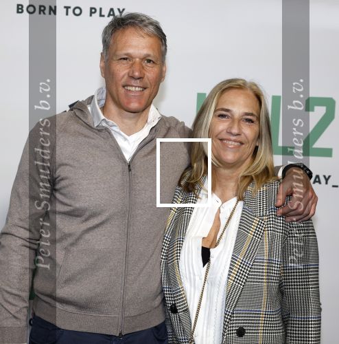 Utrecht 24 april 2022
Opening hal 22.        ( Padel bowling fitness en squash)
De eigenaren zijn Marco v Basten Frank Rijkaard Parry Overeem Barry Atsma en Edwin Oosterlaar. Marco kwam met zijn vrouw Liesbeth