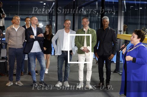 Utrecht 24 april 2022
Opening hal 22.        ( Padel bowling fitness en squash)
De eigenaren zijn Marco v Basten Frank Rijkaard Perry Overeem Barry Atsma en Edwin Oosterlaar.
