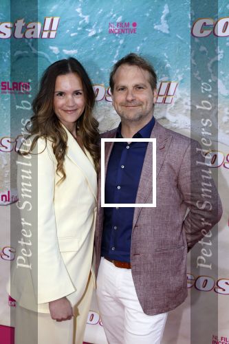 Amsterdam 20 april 2022
Premiere Costa in Tuschinski. Castleden oa , Katja Schuurman Abbey Hoes Soy Kroon Stephanie v Eer Oscar Aerts Sinan Eroglu Roeland Fernhout Tina de Bruin en Lisa Zweerman . De regisseur is Jon Karhaus en Diederik Jekel heeft het script geschreven. Marly v d Velden kwam met partner Mike Meijer