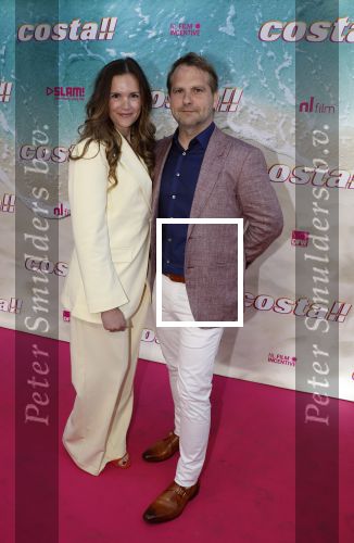 Amsterdam 20 april 2022
Premiere Costa in Tuschinski. Castleden oa , Katja Schuurman Abbey Hoes Soy Kroon Stephanie v Eer Oscar Aerts Sinan Eroglu Roeland Fernhout Tina de Bruin en Lisa Zweerman . De regisseur is Jon Karhaus en Diederik Jekel heeft het script geschreven. Marly v d Velden kwam met partner Mike Meijer