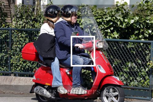 Amsterdam 16 april 2022
Martijn Krabbe op zijn vespa scooter met zijn dochter Michelle Krabbe