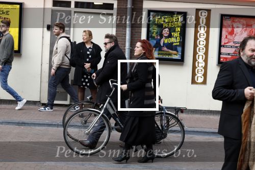 Amsterdam 13 april 2022
Premiere de openbaring in de melkweg met in de hoofdrollen Monic Hendrickx en Victor Low. Martin Koolhoven en partner Tallulah Hazekamp Schwab