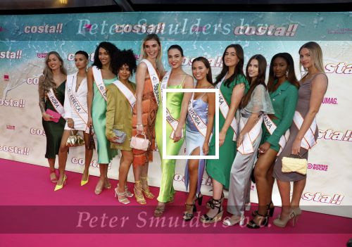 Amsterdam 20 april 2022
Premiere Costa in Tuschinski. Castleden oa , Katja Schuurman Abbey Hoes Soy Kroon Stephanie v Eer Oscar Aerts Sinan Eroglu Roeland Fernhout Tina de Bruin en Lisa Zweerman . De regisseur is Jon Karhaus en Diederik Jekel heeft het script geschreven.