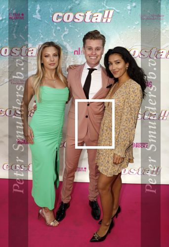 Amsterdam 20 april 2022
Premiere Costa in Tuschinski. Castleden oa , Katja Schuurman Abbey Hoes Soy Kroon Stephanie v Eer Oscar Aerts Sinan Eroglu Roeland Fernhout Tina de Bruin en Lisa Zweerman . De regisseur is Jon Karhaus en Diederik Jekel heeft het script geschreven. Moise Trustfull en Kaj Vervoort en Amber Deli