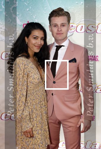Amsterdam 20 april 2022
Premiere Costa in Tuschinski. Castleden oa , Katja Schuurman Abbey Hoes Soy Kroon Stephanie v Eer Oscar Aerts Sinan Eroglu Roeland Fernhout Tina de Bruin en Lisa Zweerman . De regisseur is Jon Karhaus en Diederik Jekel heeft het script geschreven. Moise Trustfull en Kaj Vervoort en Amber Deli