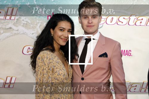 Amsterdam 20 april 2022
Premiere Costa in Tuschinski. Castleden oa , Katja Schuurman Abbey Hoes Soy Kroon Stephanie v Eer Oscar Aerts Sinan Eroglu Roeland Fernhout Tina de Bruin en Lisa Zweerman . De regisseur is Jon Karhaus en Diederik Jekel heeft het script geschreven. Moise Trustfull en Kaj Vervoort en Amber Deli
