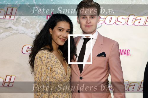 Amsterdam 20 april 2022
Premiere Costa in Tuschinski. Castleden oa , Katja Schuurman Abbey Hoes Soy Kroon Stephanie v Eer Oscar Aerts Sinan Eroglu Roeland Fernhout Tina de Bruin en Lisa Zweerman . De regisseur is Jon Karhaus en Diederik Jekel heeft het script geschreven. Moise Trustfull en Kaj Vervoort en Amber Deli