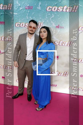 Amsterdam 20 april 2022
Premiere Costa in Tuschinski. Castleden oa , Katja Schuurman Abbey Hoes Soy Kroon Stephanie v Eer Oscar Aerts Sinan Eroglu Roeland Fernhout Tina de Bruin en Lisa Zweerman . De regisseur is Jon Karhaus en Diederik Jekel heeft het script geschreven. Morry met partner