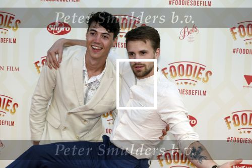 Amsterdam 10 mei 2022
Premiere Foodies in Tuschinski met oa Ilse warringa Holly Brood Sanne Langelaar Sanne Vogel Sinan Eroglu Quiah Shilue Roue Verveer en Johanna Hagen. Niek Roozen en Rein v Duivenboden