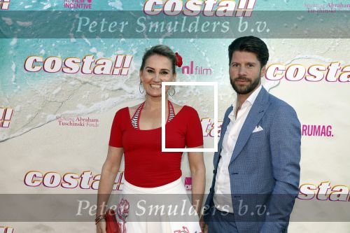 Amsterdam 20 april 2022
Premiere Costa in Tuschinski. Castleden oa , Katja Schuurman Abbey Hoes Soy Kroon Stephanie v Eer Oscar Aerts Sinan Eroglu Roeland Fernhout Tina de Bruin en Lisa Zweerman . De regisseur is Jon Karhaus en Diederik Jekel heeft het script geschreven. Peggy Vrijens