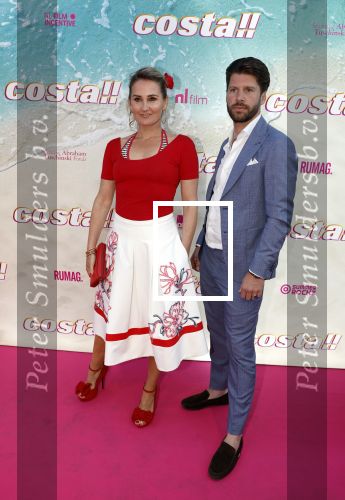 Amsterdam 20 april 2022
Premiere Costa in Tuschinski. Castleden oa , Katja Schuurman Abbey Hoes Soy Kroon Stephanie v Eer Oscar Aerts Sinan Eroglu Roeland Fernhout Tina de Bruin en Lisa Zweerman . De regisseur is Jon Karhaus en Diederik Jekel heeft het script geschreven. Peggy Vrijens
