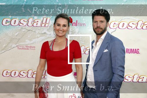 Amsterdam 20 april 2022
Premiere Costa in Tuschinski. Castleden oa , Katja Schuurman Abbey Hoes Soy Kroon Stephanie v Eer Oscar Aerts Sinan Eroglu Roeland Fernhout Tina de Bruin en Lisa Zweerman . De regisseur is Jon Karhaus en Diederik Jekel heeft het script geschreven.
