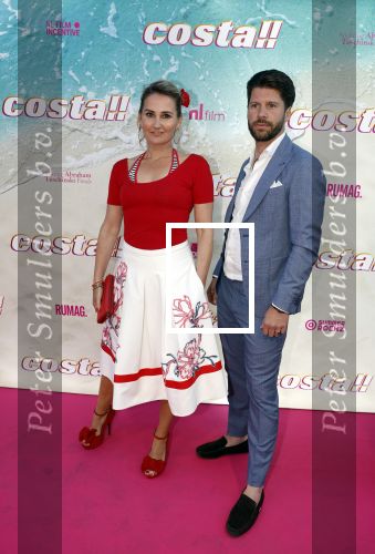 Amsterdam 20 april 2022
Premiere Costa in Tuschinski. Castleden oa , Katja Schuurman Abbey Hoes Soy Kroon Stephanie v Eer Oscar Aerts Sinan Eroglu Roeland Fernhout Tina de Bruin en Lisa Zweerman . De regisseur is Jon Karhaus en Diederik Jekel heeft het script geschreven.