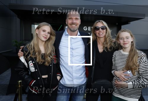 Utrecht 24 april 2022
Opening hal 22.        ( Padel bowling fitness en squash)
De eigenaren zijn Marco v Basten Frank Rijkaard Perry Overeem Barry Atsma en Edwin Oosterlaar. Perry kwam met zijn vrouw en dochters