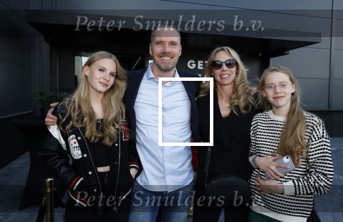 Utrecht 24 april 2022
Opening hal 22.        ( Padel bowling fitness en squash)
De eigenaren zijn Marco v Basten Frank Rijkaard Perry Overeem Barry Atsma en Edwin Oosterlaar. Perry kwam met zijn vrouw en dochters