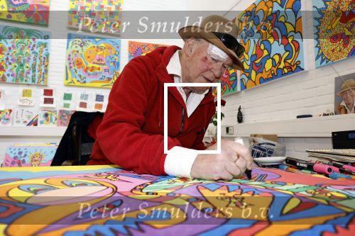 Amsterdam 1 mei 2022
Peter Faber na ongeluk in zijn atelier aan het werk.