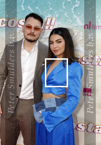 Amsterdam 20 april 2022
Premiere Costa in Tuschinski. Castleden oa , Katja Schuurman Abbey Hoes Soy Kroon Stephanie v Eer Oscar Aerts Sinan Eroglu Roeland Fernhout Tina de Bruin en Lisa Zweerman . De regisseur is Jon Karhaus en Diederik Jekel heeft het script geschreven.