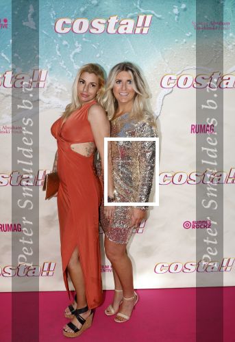 Amsterdam 20 april 2022
Premiere Costa in Tuschinski. Castleden oa , Katja Schuurman Abbey Hoes Soy Kroon Stephanie v Eer Oscar Aerts Sinan Eroglu Roeland Fernhout Tina de Bruin en Lisa Zweerman . De regisseur is Jon Karhaus en Diederik Jekel heeft het script geschreven.