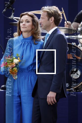 Maastricht 27 april 2022
Koningsdag wordt dit jaar in Maastricht gevierd . Aanwezig Koning Willem Alexander Koningin Maxima Prinses Amalia Prinses Alexia Prinses Ariane Prins Constantijn Prinses Laurentien Prins Maurits Prinses Marilene Prins Bernhard Prinses Annette Prins Floris Prinses Aimee Prins Pieter Christiaan en Prinses Annette.