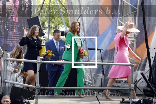 Maastricht 27 april 2022
Koningsdag wordt dit jaar in Maastricht gevierd . Aanwezig Koning Willem Alexander Koningin Maxima Prinses Amalia Prinses Alexia Prinses Ariane Prins Constantijn Prinses Laurentien Prins Maurits Prinses Marilene Prins Bernhard Prinses Annette Prins Floris Prinses Aimee Prins Pieter Christiaan en Prinses Annette.