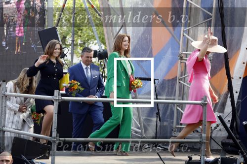 Maastricht 27 april 2022
Koningsdag wordt dit jaar in Maastricht gevierd . Aanwezig Koning Willem Alexander Koningin Maxima Prinses Amalia Prinses Alexia Prinses Ariane Prins Constantijn Prinses Laurentien Prins Maurits Prinses Marilene Prins Bernhard Prinses Annette Prins Floris Prinses Aimee Prins Pieter Christiaan en Prinses Annette.