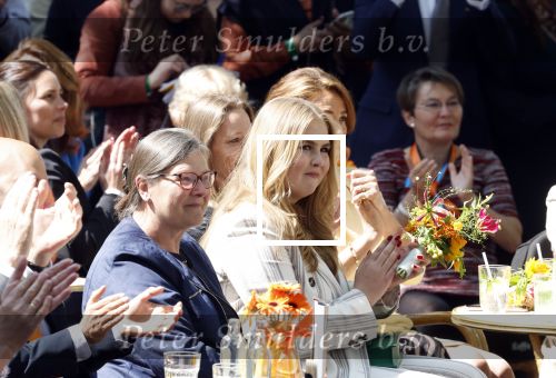 Maastricht 27 april 2022
Koningsdag wordt dit jaar in Maastricht gevierd . Aanwezig Koning Willem Alexander Koningin Maxima Prinses Amalia Prinses Alexia Prinses Ariane Prins Constantijn Prinses Laurentien Prins Maurits Prinses Marilene Prins Bernhard Prinses Annette Prins Floris Prinses Aimee Prins Pieter Christiaan en Prinses Annette.