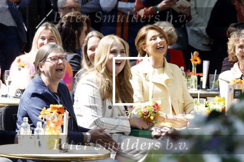 Maastricht 27 april 2022
Koningsdag wordt dit jaar in Maastricht gevierd . Aanwezig Koning Willem Alexander Koningin Maxima Prinses Amalia Prinses Alexia Prinses Ariane Prins Constantijn Prinses Laurentien Prins Maurits Prinses Marilene Prins Bernhard Prinses Annette Prins Floris Prinses Aimee Prins Pieter Christiaan en Prinses Annette.