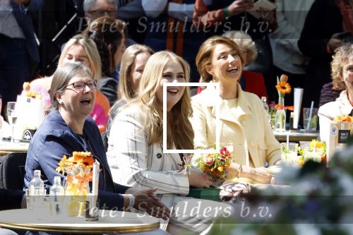 Maastricht 27 april 2022
Koningsdag wordt dit jaar in Maastricht gevierd . Aanwezig Koning Willem Alexander Koningin Maxima Prinses Amalia Prinses Alexia Prinses Ariane Prins Constantijn Prinses Laurentien Prins Maurits Prinses Marilene Prins Bernhard Prinses Annette Prins Floris Prinses Aimee Prins Pieter Christiaan en Prinses Annette.