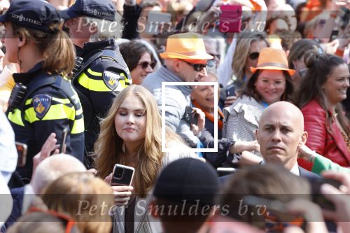 Maastricht 27 april 2022
Koningsdag wordt dit jaar in Maastricht gevierd . Aanwezig Koning Willem Alexander Koningin Maxima Prinses Amalia Prinses Alexia Prinses Ariane Prins Constantijn Prinses Laurentien Prins Maurits Prinses Marilene Prins Bernhard Prinses Annette Prins Floris Prinses Aimee Prins Pieter Christiaan en Prinses Annette.