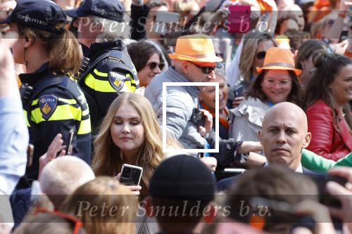 Maastricht 27 april 2022
Koningsdag wordt dit jaar in Maastricht gevierd . Aanwezig Koning Willem Alexander Koningin Maxima Prinses Amalia Prinses Alexia Prinses Ariane Prins Constantijn Prinses Laurentien Prins Maurits Prinses Marilene Prins Bernhard Prinses Annette Prins Floris Prinses Aimee Prins Pieter Christiaan en Prinses Annette.