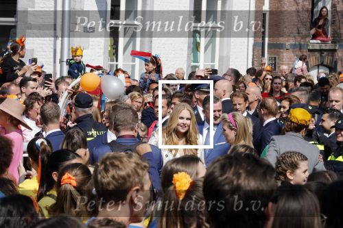 Maastricht 27 april 2022
Koningsdag wordt dit jaar in Maastricht gevierd . Aanwezig Koning Willem Alexander Koningin Maxima Prinses Amalia Prinses Alexia Prinses Ariane Prins Constantijn Prinses Laurentien Prins Maurits Prinses Marilene Prins Bernhard Prinses Annette Prins Floris Prinses Aimee Prins Pieter Christiaan en Prinses Annette.