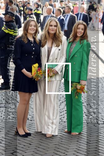 Maastricht 27 april 2022
Koningsdag wordt dit jaar in Maastricht gevierd . Aanwezig Koning Willem Alexander Koningin Maxima Prinses Amalia Prinses Alexia Prinses Ariane Prins Constantijn Prinses Laurentien Prins Maurits Prinses Marilene Prins Bernhard Prinses Annette Prins Floris Prinses Aimee Prins Pieter Christiaan en Prinses Annette.