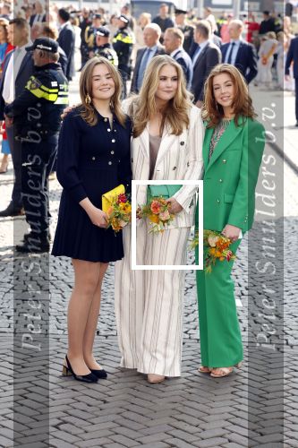 Maastricht 27 april 2022
Koningsdag wordt dit jaar in Maastricht gevierd . Aanwezig Koning Willem Alexander Koningin Maxima Prinses Amalia Prinses Alexia Prinses Ariane Prins Constantijn Prinses Laurentien Prins Maurits Prinses Marilene Prins Bernhard Prinses Annette Prins Floris Prinses Aimee Prins Pieter Christiaan en Prinses Annette.