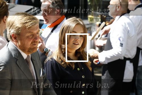 Maastricht 27 april 2022
Koningsdag wordt dit jaar in Maastricht gevierd . Aanwezig Koning Willem Alexander Koningin Maxima Prinses Amalia Prinses Alexia Prinses Ariane Prins Constantijn Prinses Laurentien Prins Maurits Prinses Marilene Prins Bernhard Prinses Annette Prins Floris Prinses Aimee Prins Pieter Christiaan en Prinses Annette.